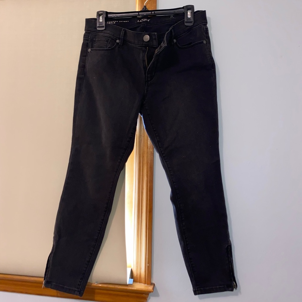 Cute  Loft Gray jeans !! Size 8 short new with tags !